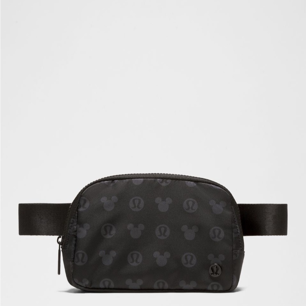 🖤NEW LULULEMON x DISNEY LIMITED EDITION EVERYWHERE BAG 1L